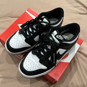 Nike Panda Dunks